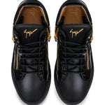 Giuseppe Zanotti Kriss