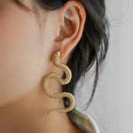 1 Pair Personalized Twisted Geometric Hip-hop Earrings For Women, Exaggerated Statement Snake-shaped Fashion Embossed Long Stud Earrings Trendy Ear Jewelry